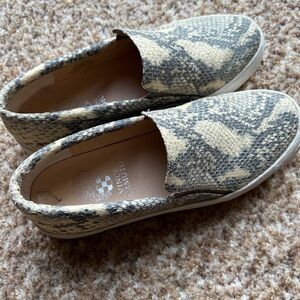 Women’s Vince Camuto Slip On Snake Skin Sneakers Size 6.5